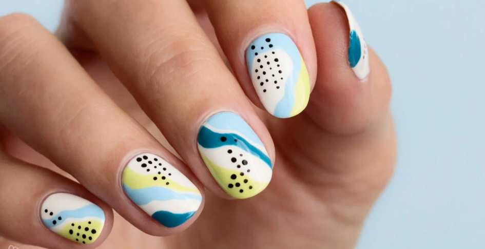Nail Art Step by Step: Sparkling Abstract Swirls